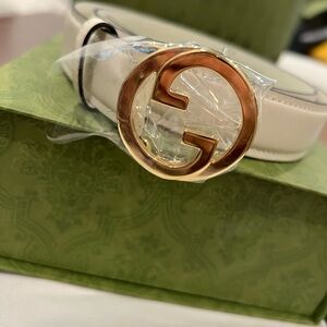 Gucci
Blondie Thin Leather Belt